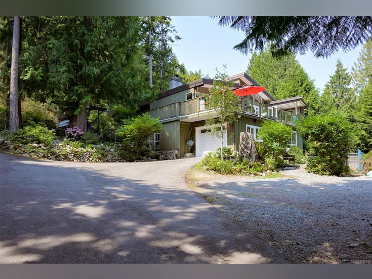8508 Emard Terrace, North Saanich, BC, V8L 1K3 - 2