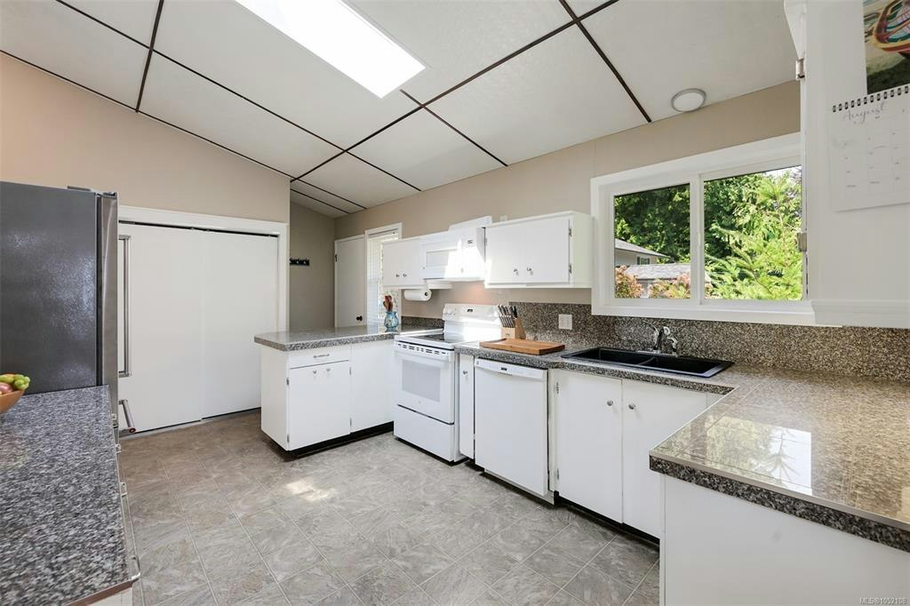 8508 Emard Terrace, North Saanich, BC, V8L 1K3 - 22