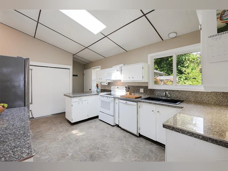 8508 Emard Terrace, North Saanich, BC, V8L 1K3 - 22