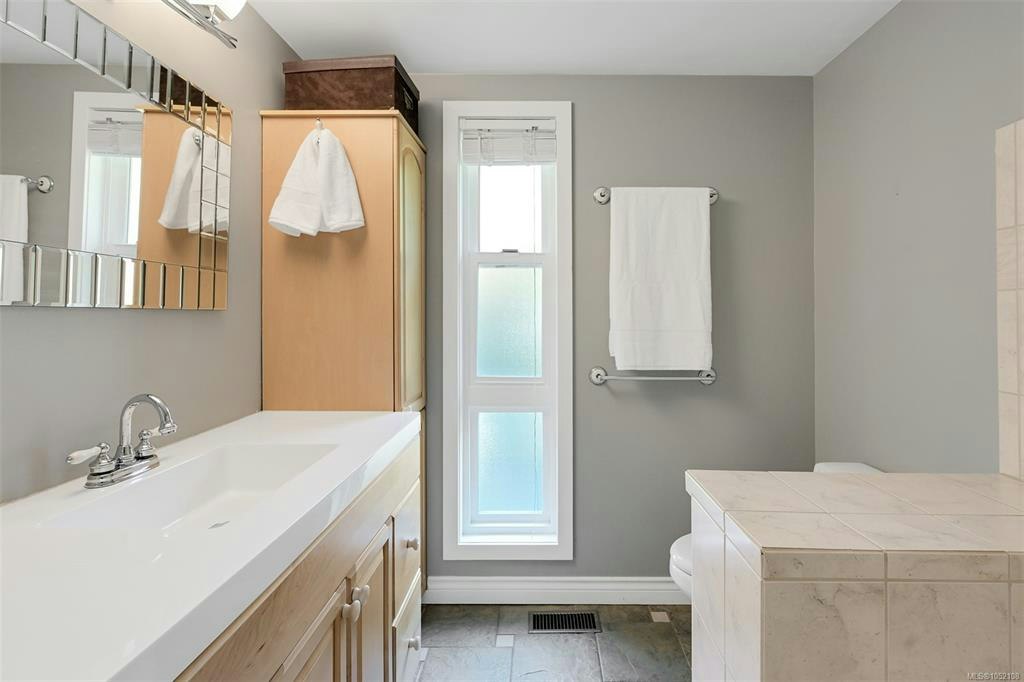 8508 Emard Terrace, North Saanich, BC, V8L 1K3 - 27