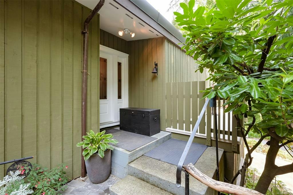 8508 Emard Terrace, North Saanich, BC, V8L 1K3 - 4