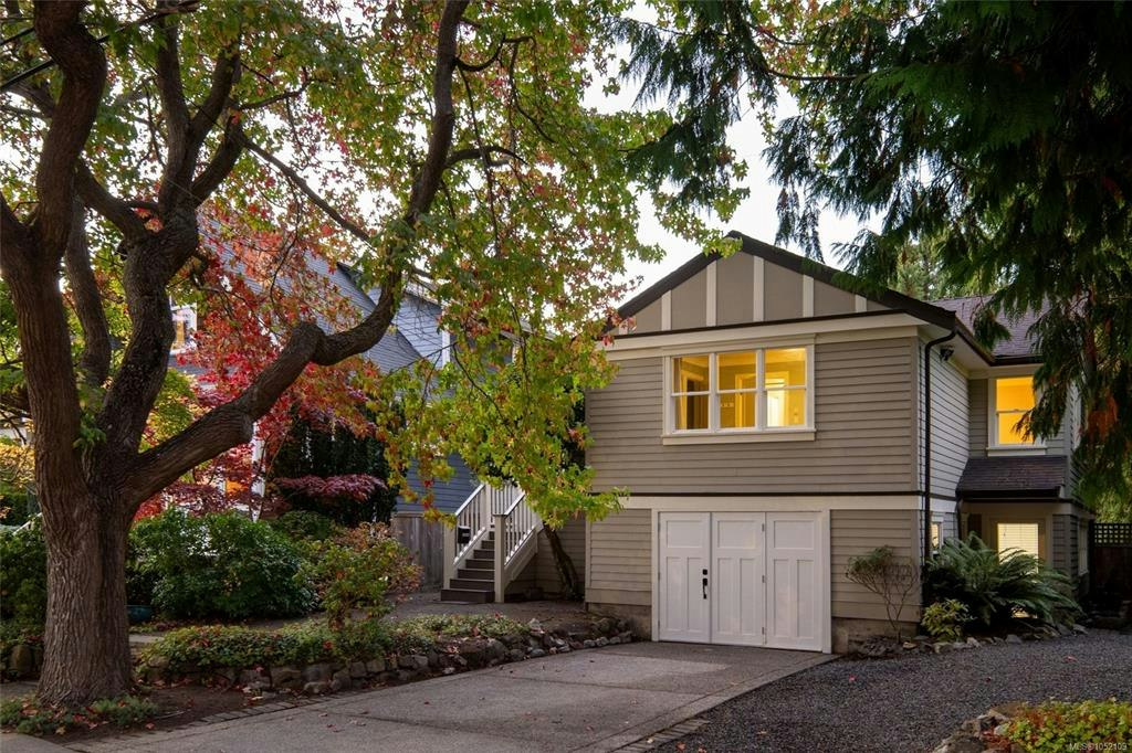 1692 Chandler Avenue, Victoria, BC, V8S 1N6