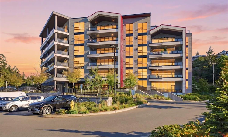 403-3529 Dolphin Drive