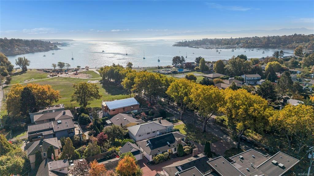 2594 Sinclair Road, Saanich, BC, V8N 1B9