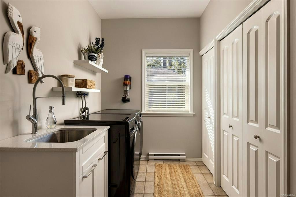 10965 Marti Lane, North Saanich, BC, V8L 6B3 - 17