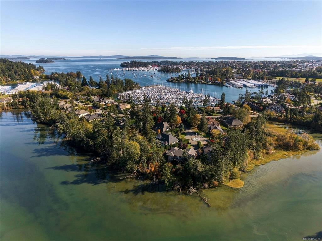 10965 Marti Lane, North Saanich, BC, V8L 6B3 - 38