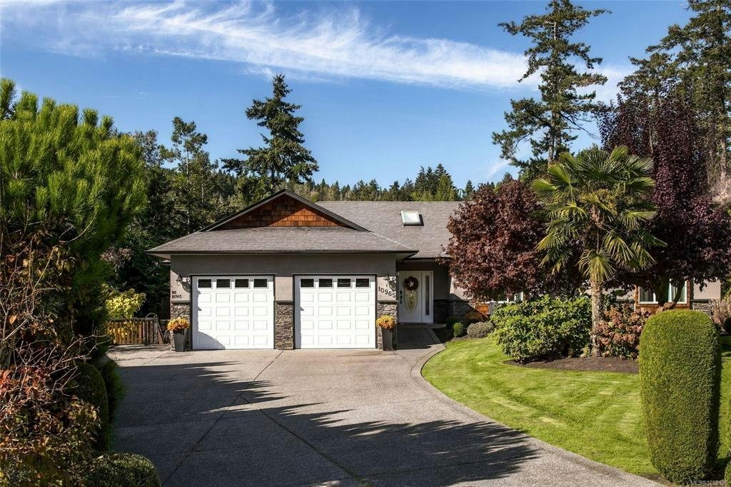 10965 Marti Lane, North Saanich, BC, V8L 6B3 - 2