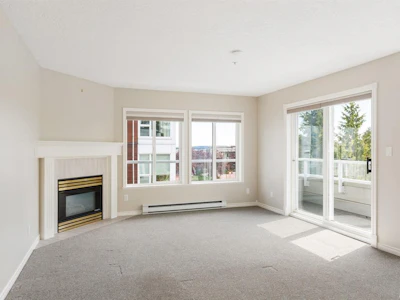 304-9993 Fourth Street - 4