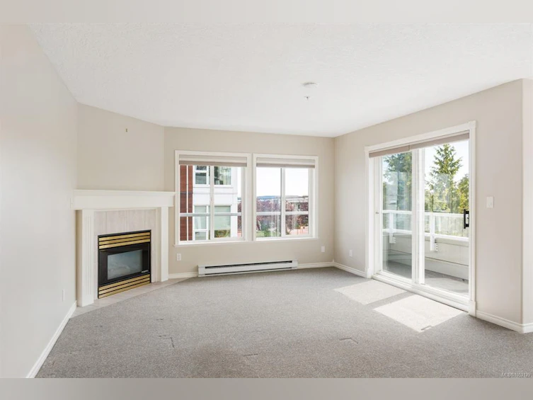 304-9993 Fourth Street, Sidney, BC, V8L 2Z6 - 4