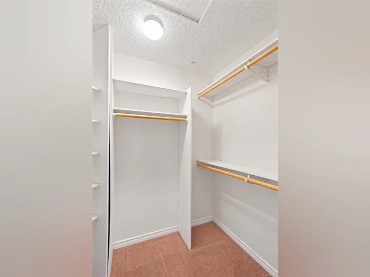 304-9993 Fourth Street, Sidney, BC, V8L 2Z6 - 16