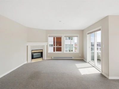 304-9993 Fourth Street - 5