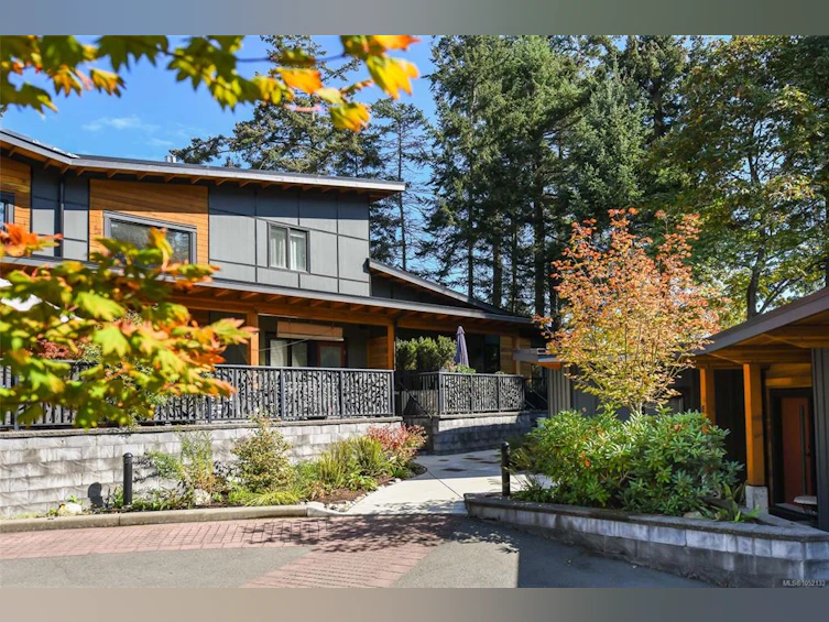C-221 Glacier View Drive, Comox, BC, V9M 1G6 - 5