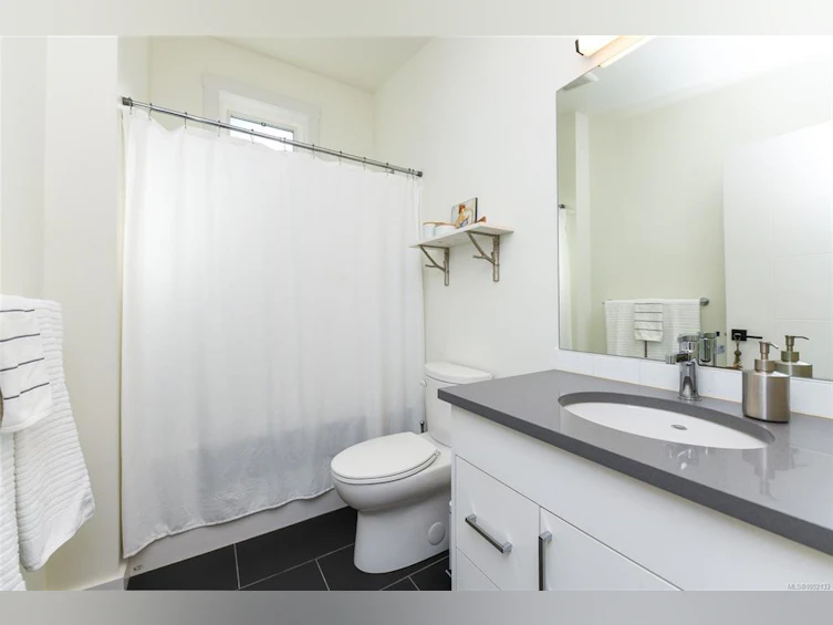 C-221 Glacier View Drive, Comox, BC, V9M 1G6 - 38