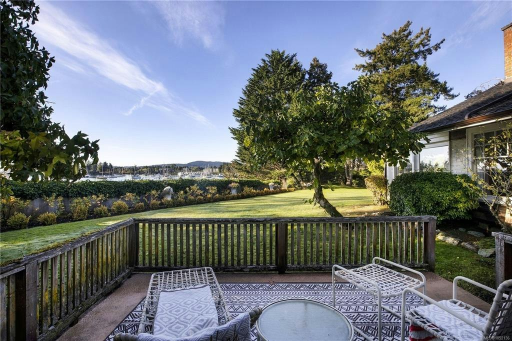 10814 Beach Road, North Saanich, BC, V8L 5H6 - 29