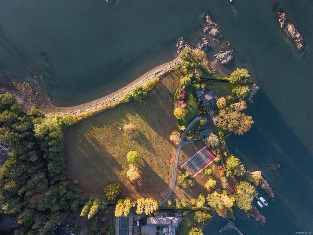 10814 Beach Road, North Saanich, BC, V8L 5H6 - 6