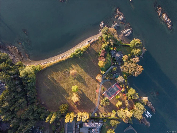 10814 Beach Road, North Saanich, BC, V8L 5H6 - 6