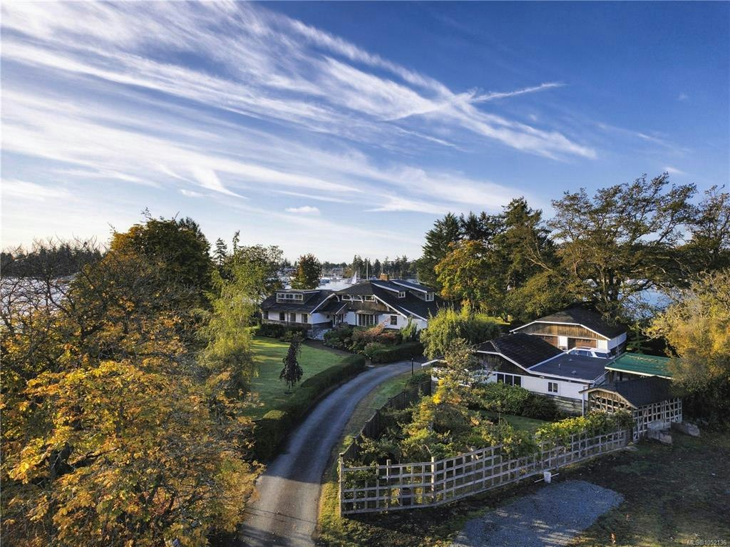 10814 Beach Road, North Saanich, BC, V8L 5H6 - 42