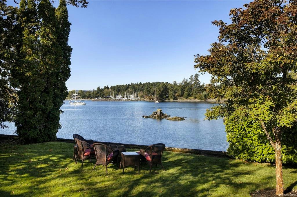 10814 Beach Road, North Saanich, BC, V8L 5H6 - 37