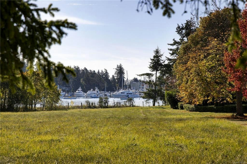 10814 Beach Road, North Saanich, BC, V8L 5H6 - 40