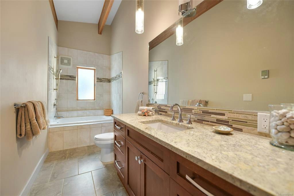 7036 Con Ada Road, Central Saanich, BC, V8M 1E7 - 27