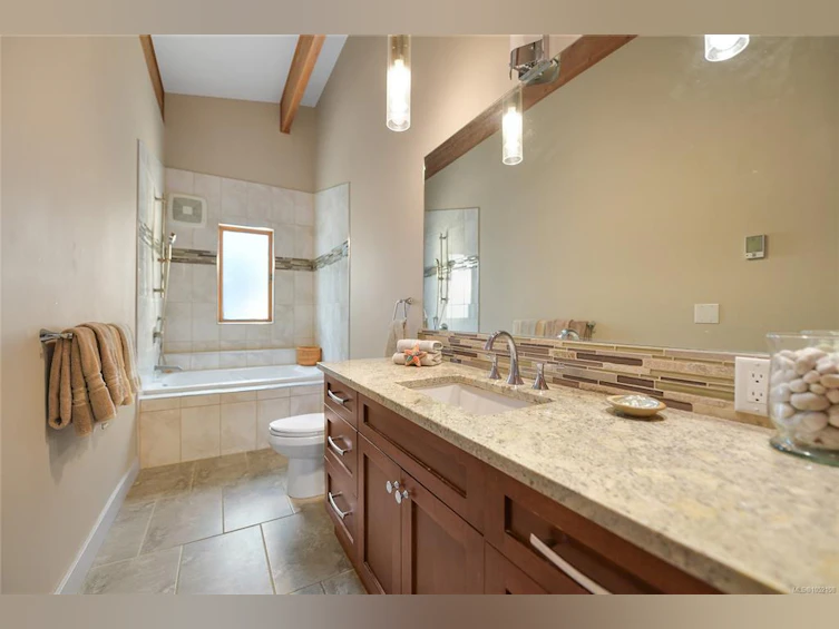 7036 Con Ada Road, Central Saanich, BC, V8M 1E7 - 27