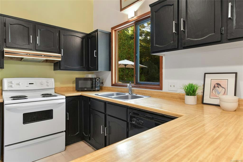 7036 Con Ada Road, Central Saanich, BC, V8M 1E7 - 11