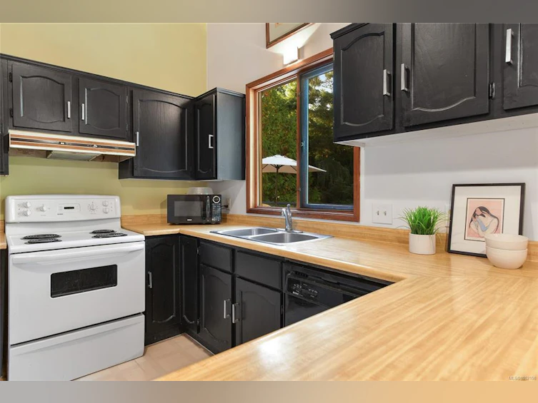 7036 Con Ada Road, Central Saanich, BC, V8M 1E7 - 11