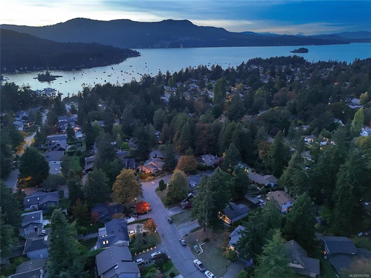 7036 Con Ada Road, Central Saanich, BC, V8M 1E7 - 55