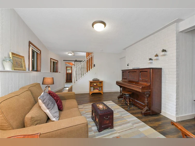 7036 Con Ada Road, Central Saanich, BC, V8M 1E7 - 31