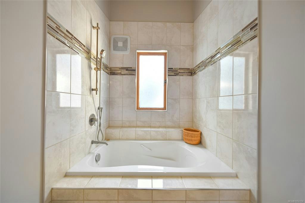 7036 Con Ada Road, Central Saanich, BC, V8M 1E7 - 26