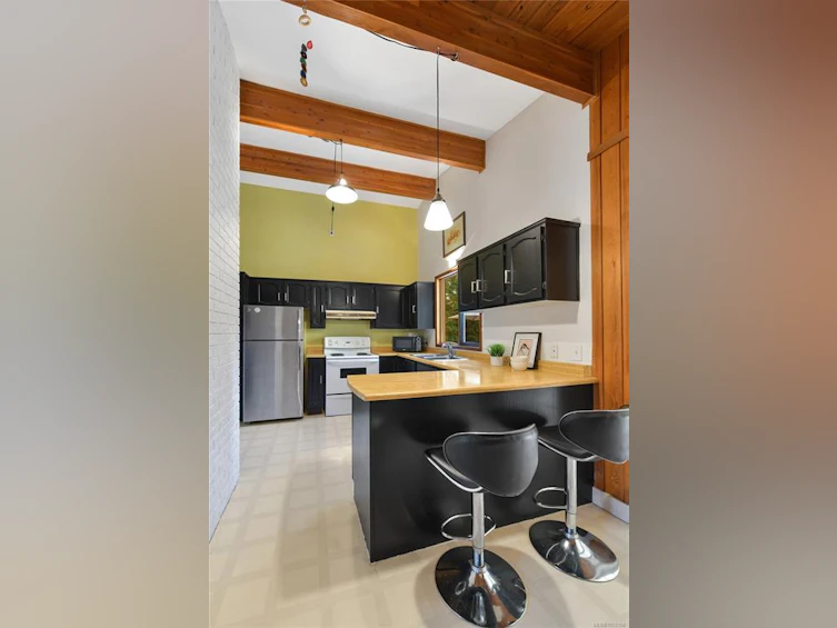 7036 Con Ada Road, Central Saanich, BC, V8M 1E7 - 12