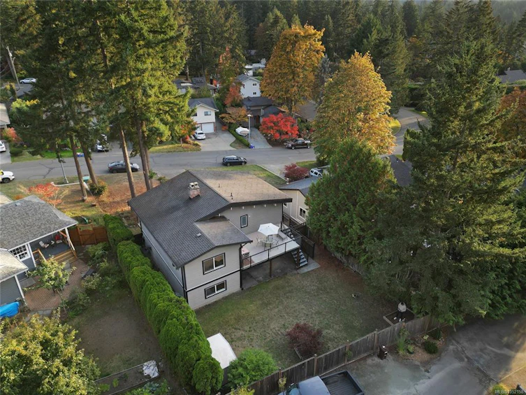 7036 Con Ada Road, Central Saanich, BC, V8M 1E7 - 2