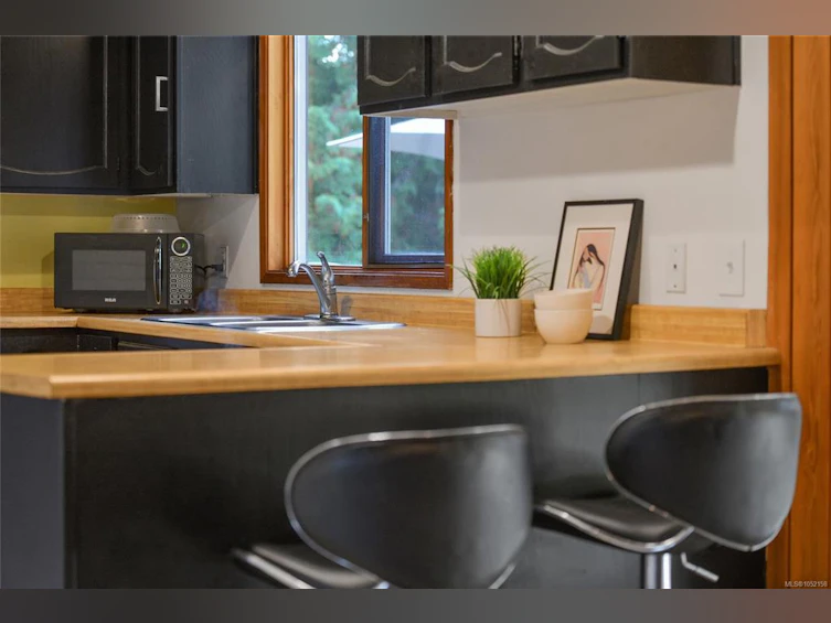 7036 Con Ada Road, Central Saanich, BC, V8M 1E7 - 13