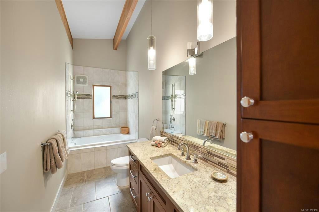 7036 Con Ada Road, Central Saanich, BC, V8M 1E7 - 28