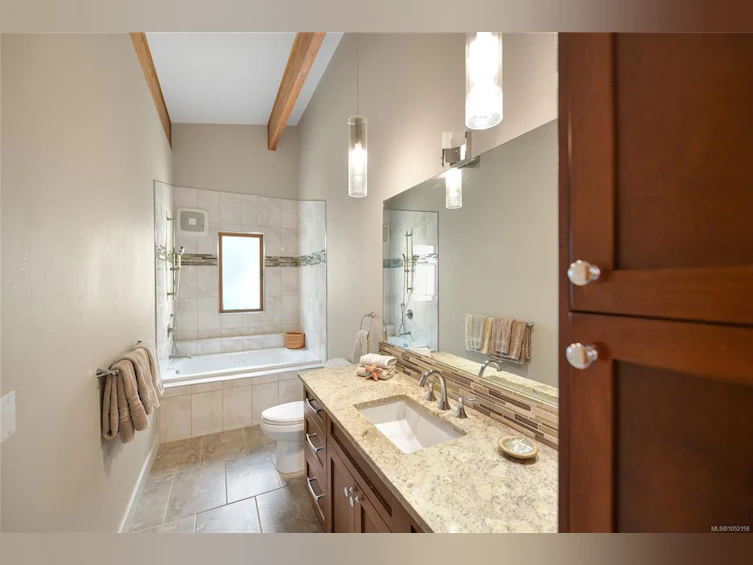 7036 Con Ada Road, Central Saanich, BC, V8M 1E7 - 28