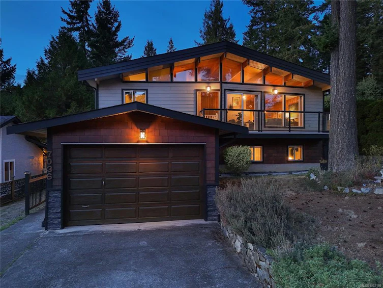 7036 Con Ada Road, Central Saanich, BC, V8M 1E7