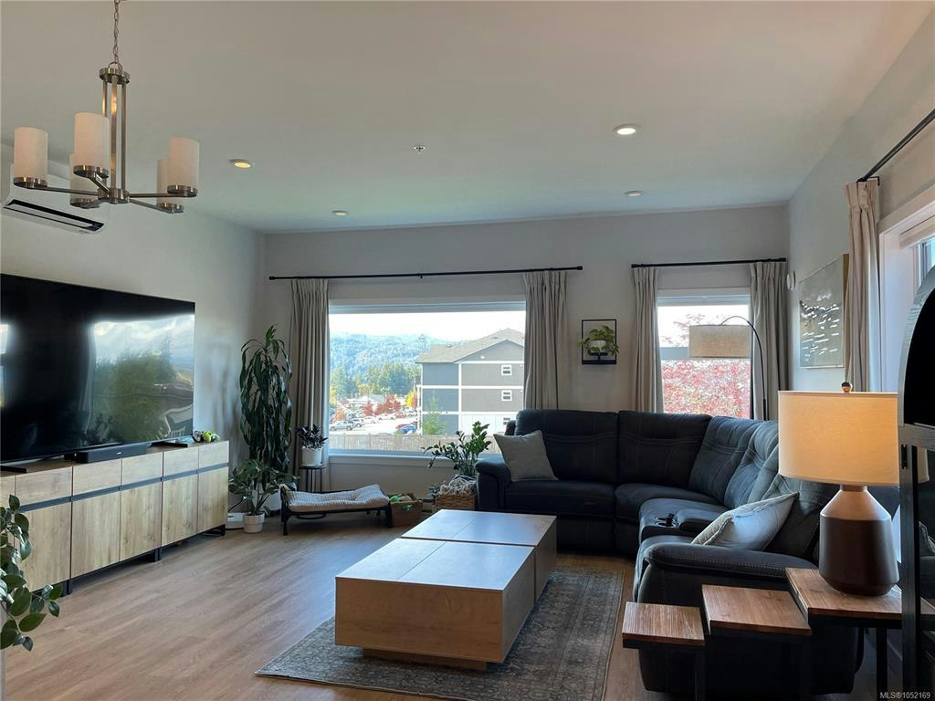 102C-3800 Burde Street - 4