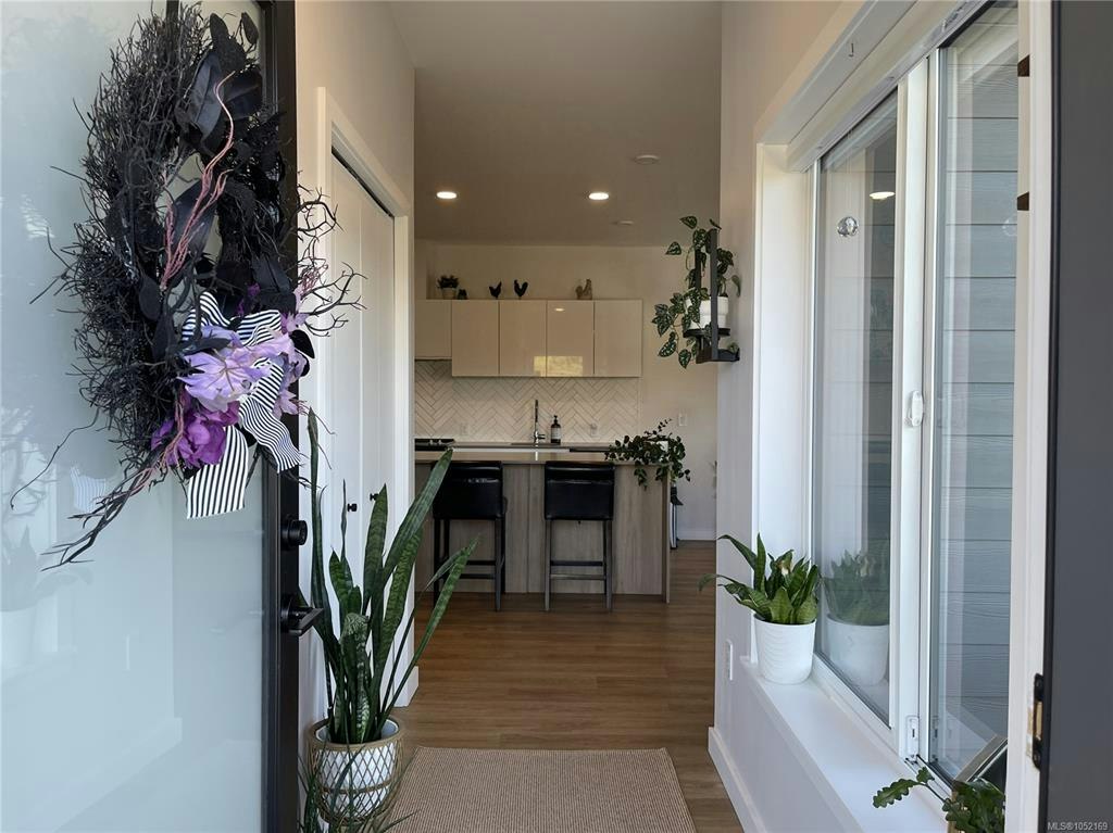 102C-3800 Burde Street - 3