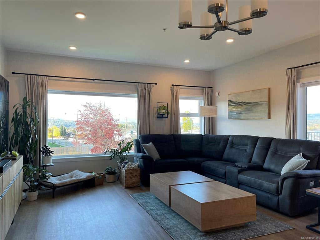102C-3800 Burde Street - 5