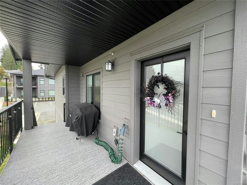102C-3800 Burde Street - 2