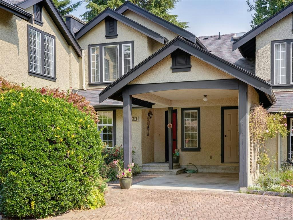 10-2566 Penrhyn Street, Saanich, BC, V8N 1G1