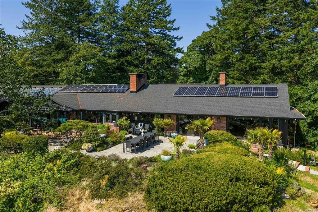 1996 Ferndale Road, Saanich, BC, V8N 2Y6