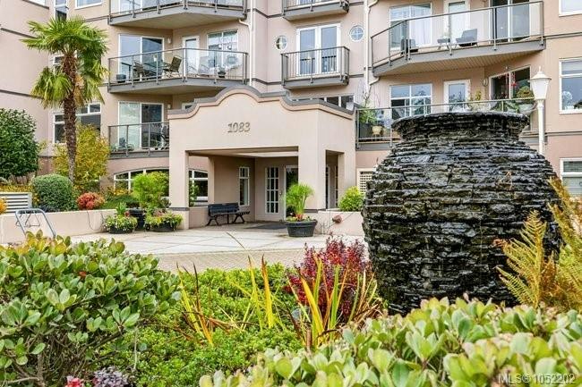 204-1083 Tillicum Road, Esquimalt, BC, V9A 7L7