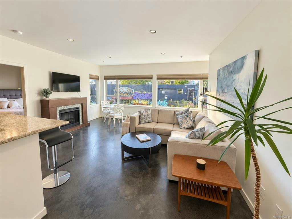 201-848 Mason Street, Victoria, BC, V8T 0A4 - 3