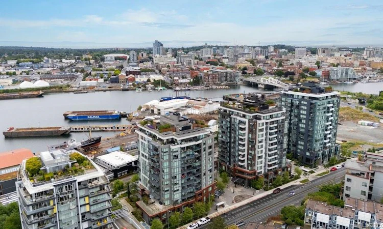 409-369 Tyee Road