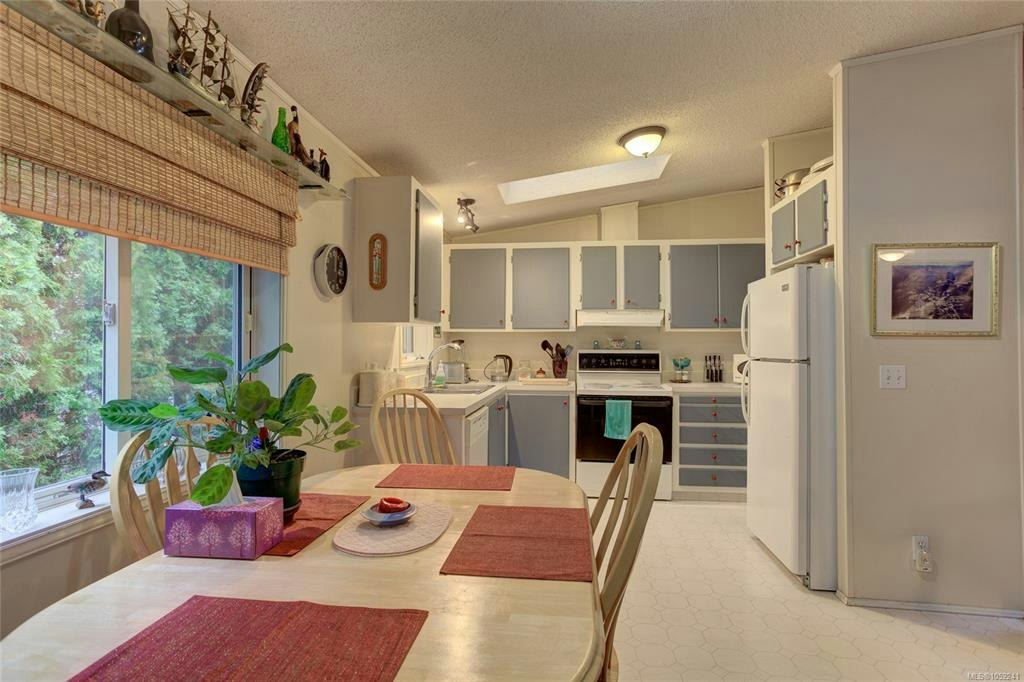 300 Lake Park Road, Lake Cowichan, BC, V0R 2G0 - 17