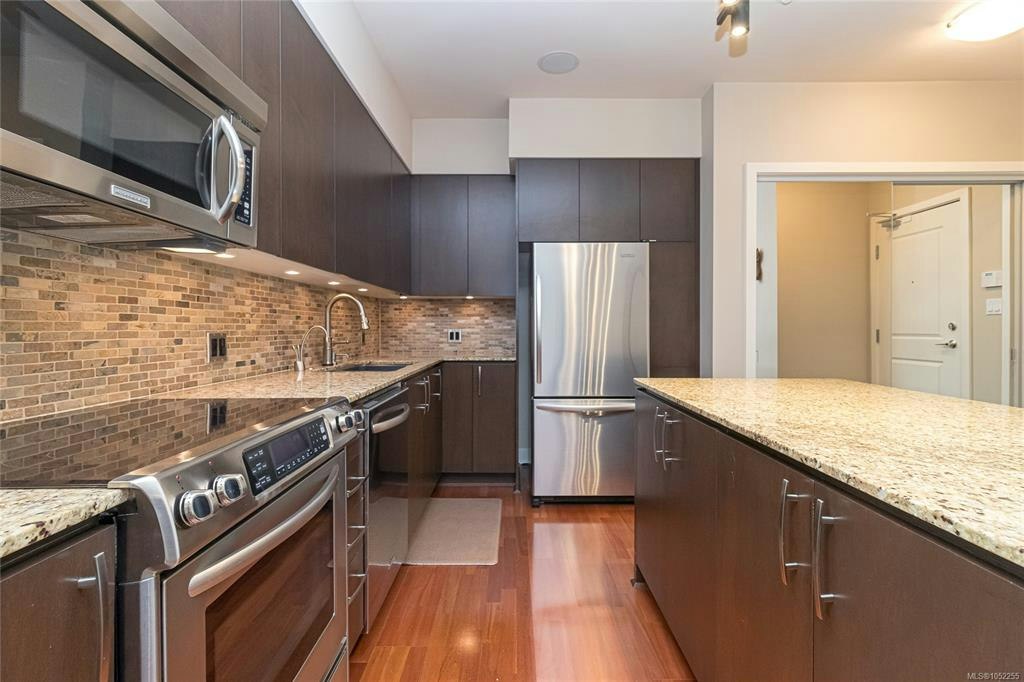 302-1395 Bear Mountain Pkwy, Langford, BC, V9B 0E1 - 18