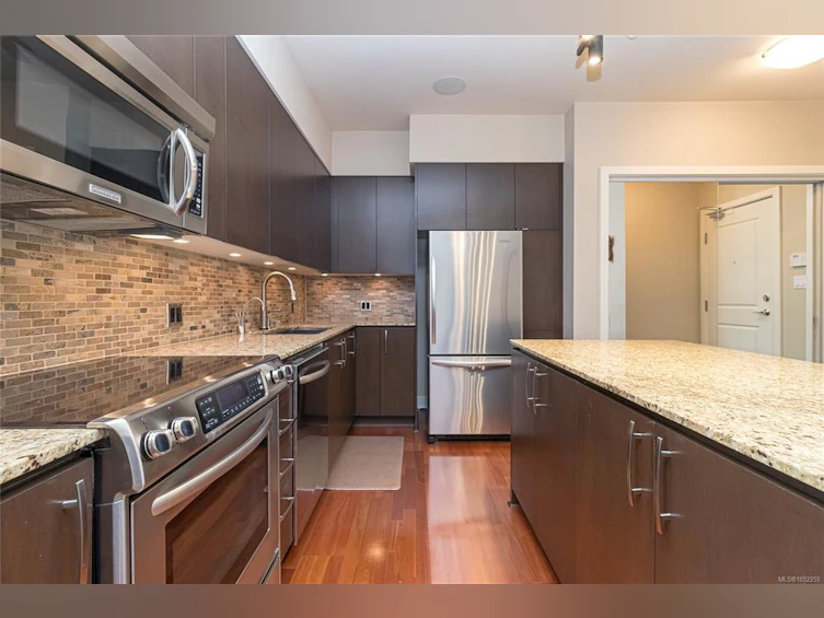 302-1395 Bear Mountain Pkwy, Langford, BC, V9B 0E1 - 18