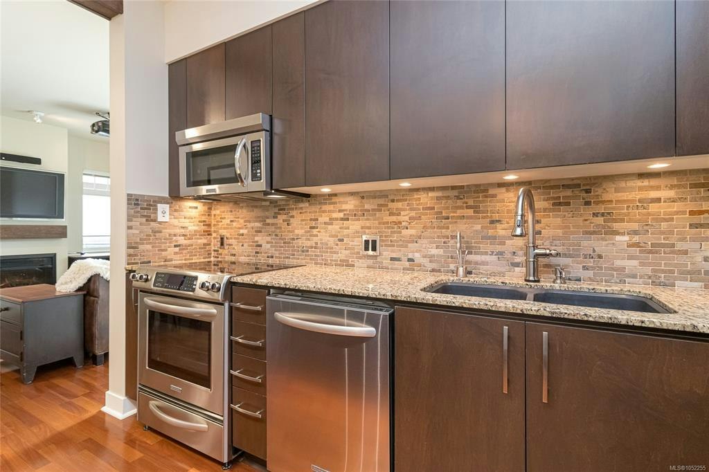 302-1395 Bear Mountain Pkwy, Langford, BC, V9B 0E1 - 19