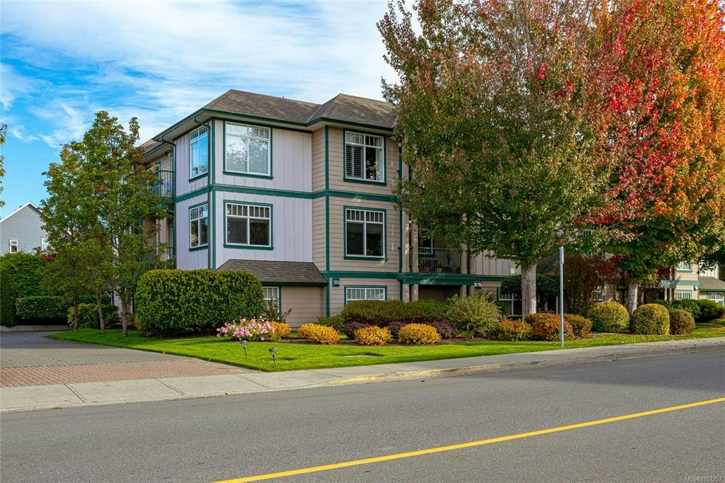 102-2318 James White Boulevard, Sidney, BC, V8L 1Z6